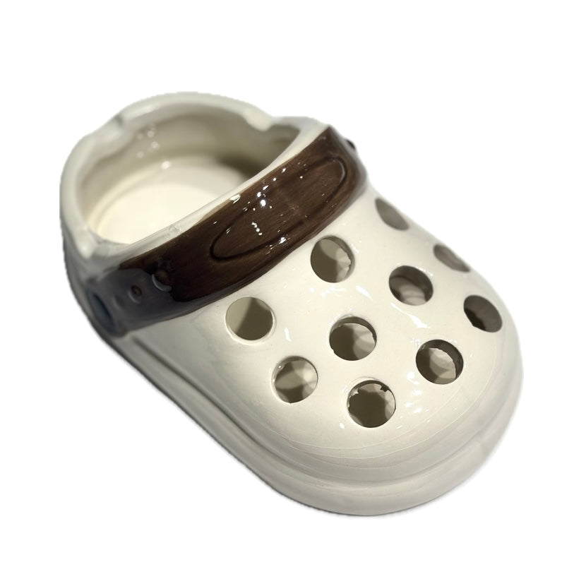 Pepeljara. Crocs